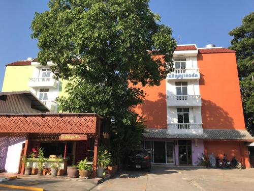 Фотографии гостиницы 
            Apinya Court