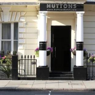 Фотографии гостиницы 
            OYO Huttons Hotel