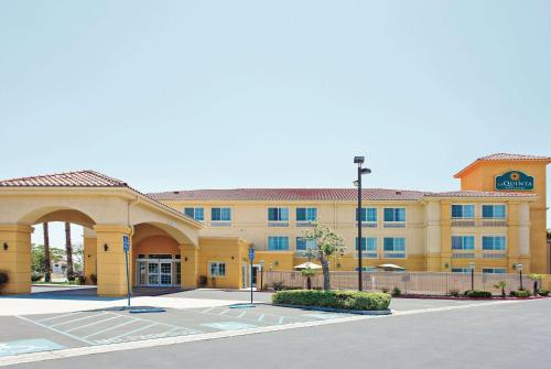 Фотография гостиницы La Quinta by Wyndham Hesperia Victorville