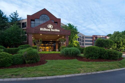 Фотография гостиницы Hilton Suites Brentwood