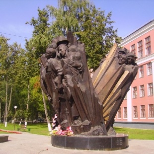 Фотография Памятник воскресенцам, погибшим в горячих