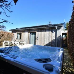 Фотографии гостевого дома
Luxurious Bungalow in Bullange with Jacuzzi