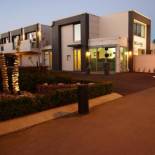 Фотография мотеля Bellano Motel Suites