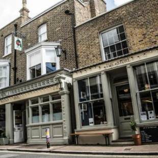 Фотографии гостиницы
The Falstaff Hotel & Restaurant Ramsgate