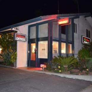 Фотографии мотеля
Rose Garden Inn