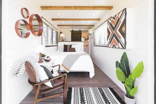 Фотография гостевого дома Cute Tiny Container House 12 min to Magnolia Silos