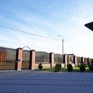 Фотография гостевого дома Поместье на Шафрановой