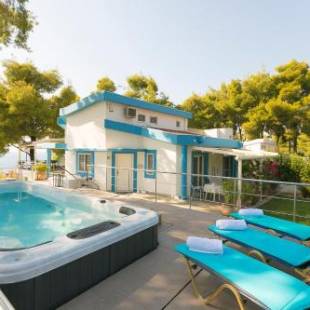 Фотографии гостевого дома
Sani Beach Gallery Villa, your next family vacation!