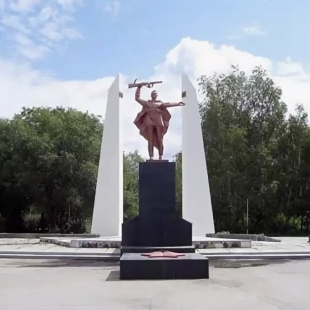 Фотография достопримечательности Памятник павшим героям