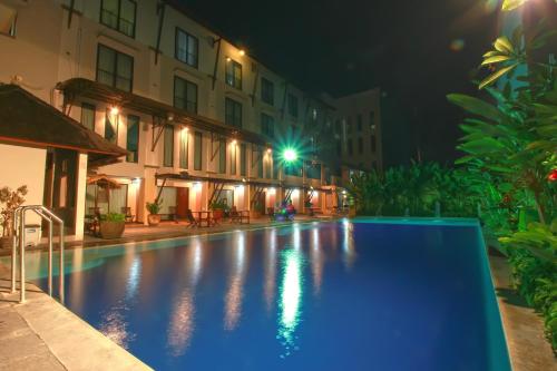 Фотография гостиницы Grand Santhi Hotel