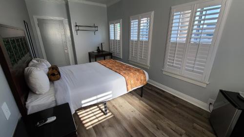 Фотография гостиницы Greenleaf Hotel Long Beach Convention Center