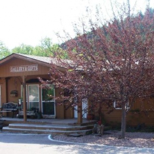 Фотография гостевого дома River Falls Lodging -Black Hills, South Dakota