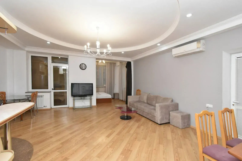 Фотография квартиры Квартира 3-комн. в новостройке, улица Ин Ереванцу,HH331