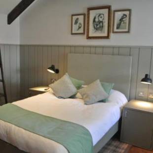 Фотографии мини отеля
The Crown Pub, Dining & Rooms