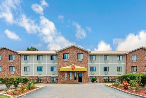 Фотография гостиницы Super 8 by Wyndham Lenexa Overland Park Area/Mall Area