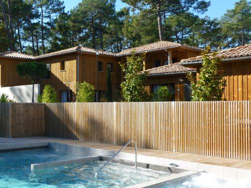 Фотография гостиницы Domaine du Ferret Balnéo & Spa