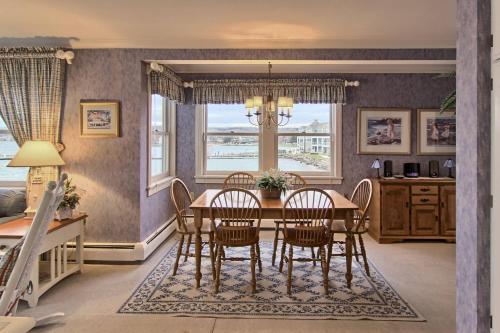 Фотография гостевого дома 215 Water Street Inn