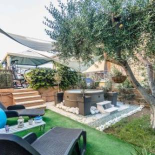 Фотографии мини отеля
Tarchon Luxury B&B