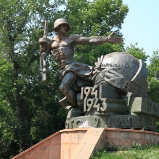 Фотография памятника Памятник Воинам Рубцовского пехотного училища, погибшим в годы Великой Отечественной войны