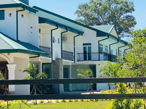 Фотографии гостиницы
Lakegala Resort