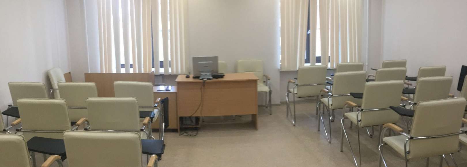Фотография конференц-зала Зал для тренинга