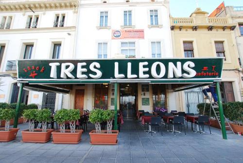 Фотография гостиницы Hotel Tres Leones