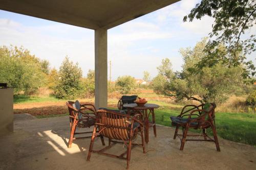 Фотография гостевого дома Apartments with a parking space Mrljane, Pasman - 8498