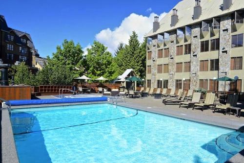 Фотография гостиницы Executive Inn Whistler