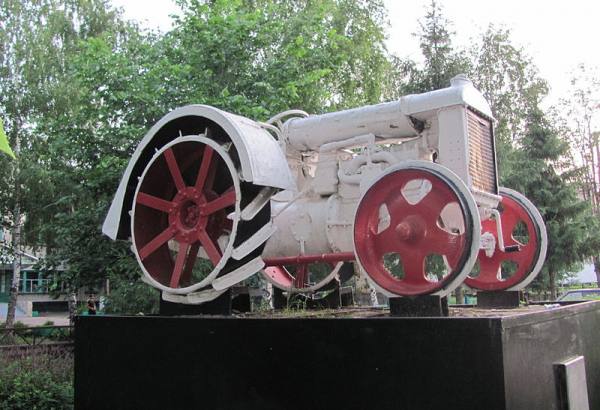 Фотография памятника Памятник трактору Фордзон