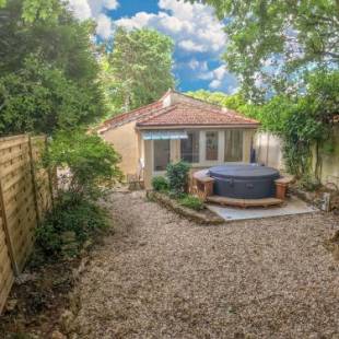 Фотографии гостевого дома 
            Maison avec jardin et jacuzzi proche Polytechnique