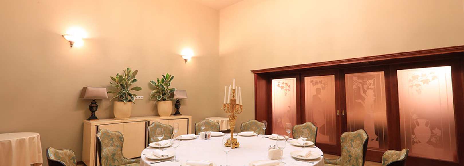 Фотография банкетного зала Дворянское гнездо