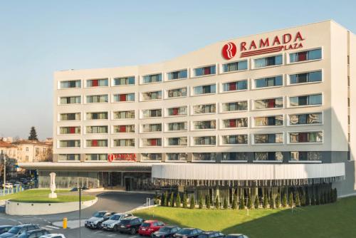 Фотография гостиницы Ramada Plaza Craiova