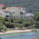 Фотография гостевого дома Apartments by the sea Grebastica, Sibenik - 8333