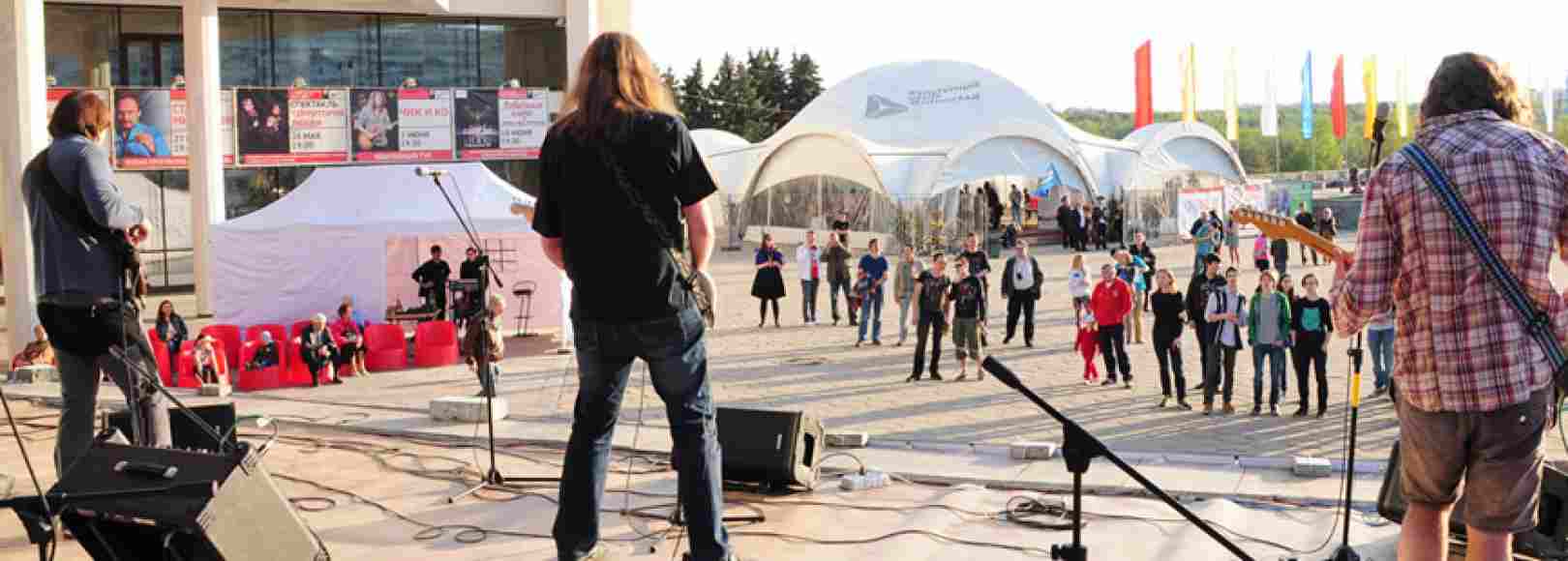 Фотография летней террасы Открытая сцена