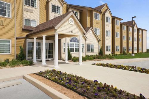 Фотография гостиницы Microtel Inn & Suites Cotulla