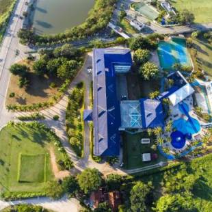 Фотографии гостиницы
Colonial Plaza Hotel