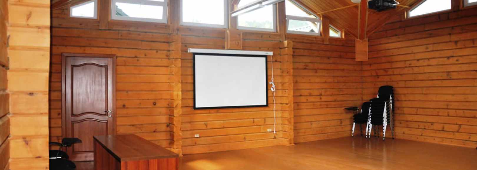 Фотография конференц-зала Алтын-Кёль