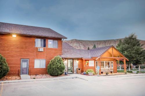 Фотография мотеля Super 8 by Wyndham Dubois