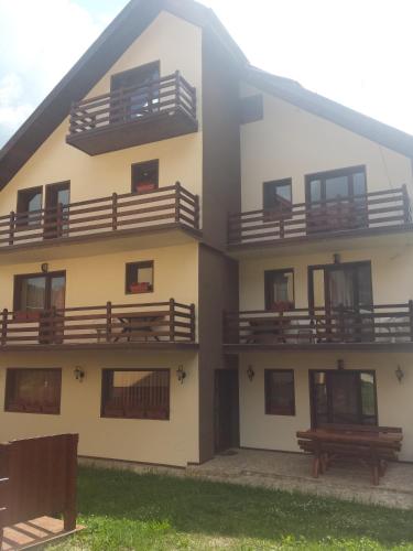 Фотография гостевого дома Casa Montana Busteni