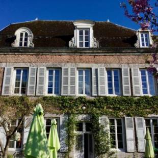 Фотографии гостевого дома
AU TEMPS JADIS