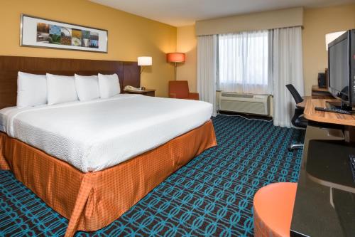 Фотография гостиницы Fairfield Inn & Suites Jacksonville Airport