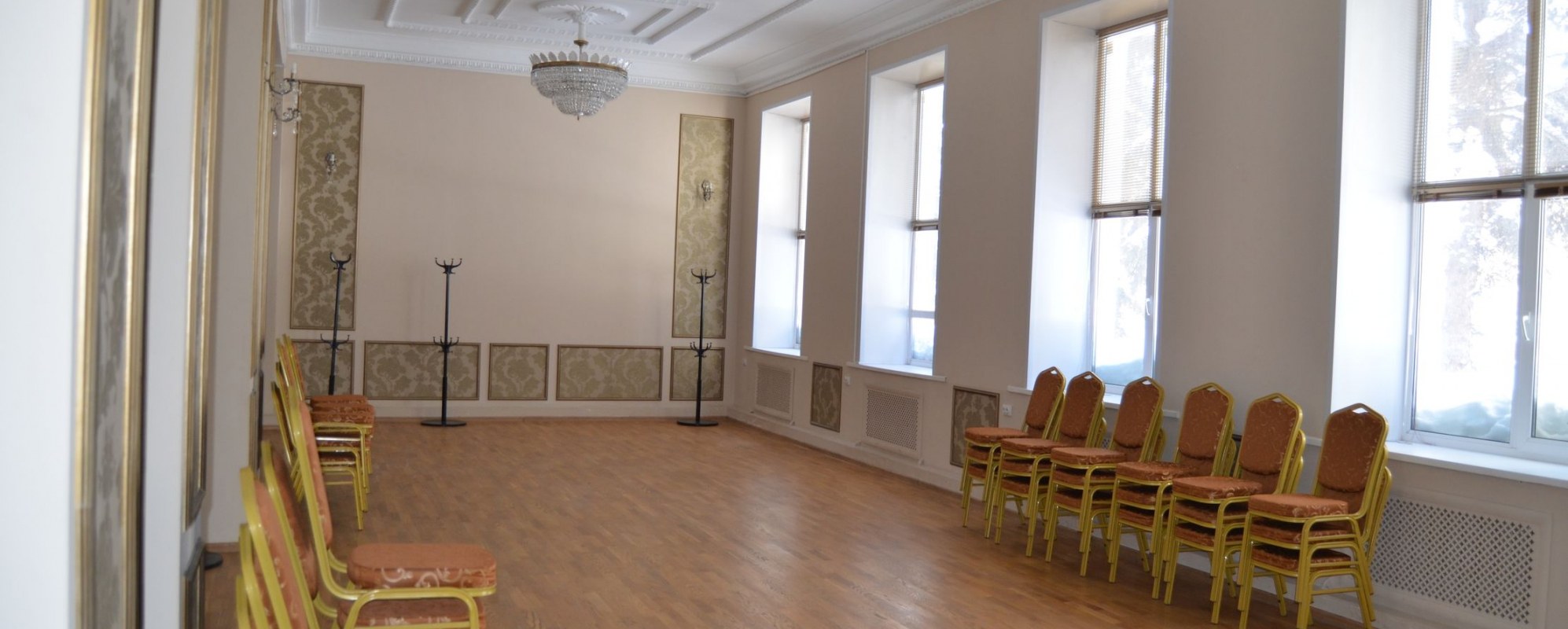 Фотографии концертного зала Камерный зал ДК Чайка