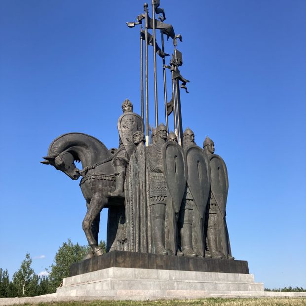 Фотография памятника Памятник дружинам Александра Невского на горе Соколиха