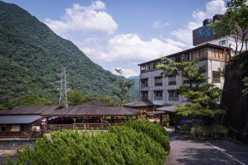 Фотографии гостиницы 
            Wulai SungLyu Hot Spring Resort