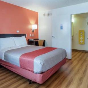 Фотографии гостиницы
Econo Lodge