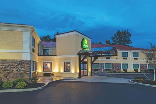 Фотография гостиницы La Quinta Inn by Wyndham Buffalo Airport