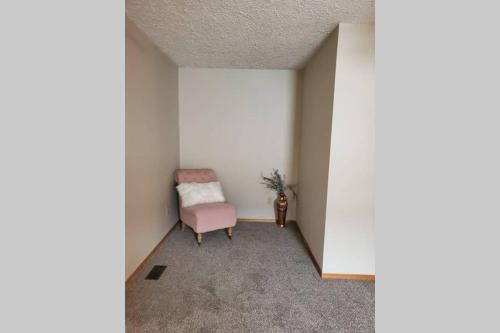 Фотографии гостевого дома
Cute 3BR 3BA Handicap Acc BR and BA WIFI SMART TV