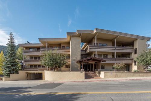 Фотографии гостевого дома
Christophe Condo 503AB - Year-round Outdoor Pool & Hot Tub plus Bald Mt Views