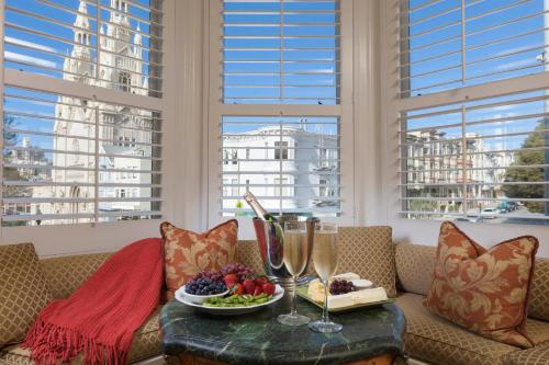 Фотография гостиницы Washington Square Inn