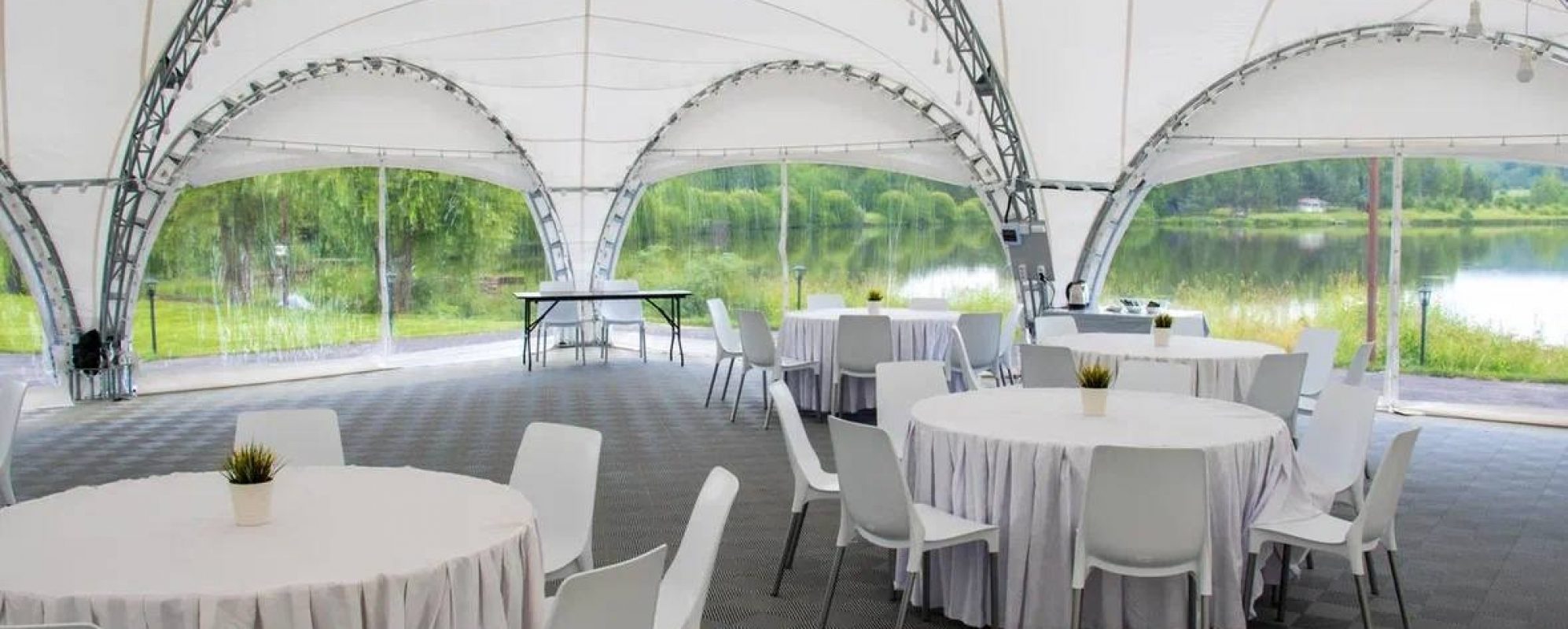 Фотографии банкетного зала Большой шатер у воды